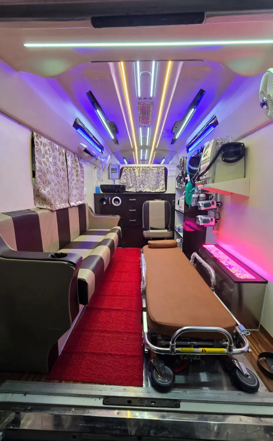 Full-length ICU cabin