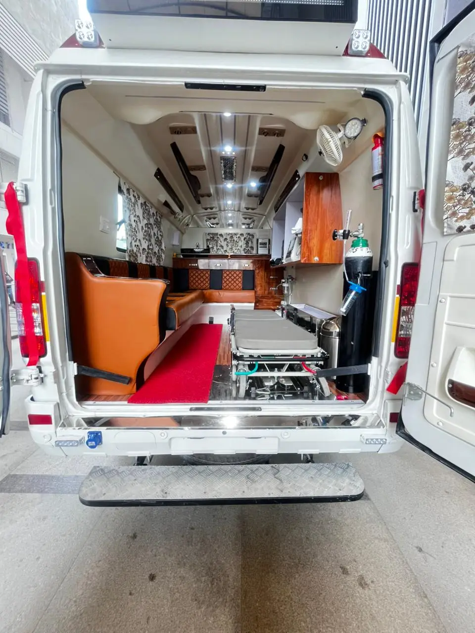 Rear loading door